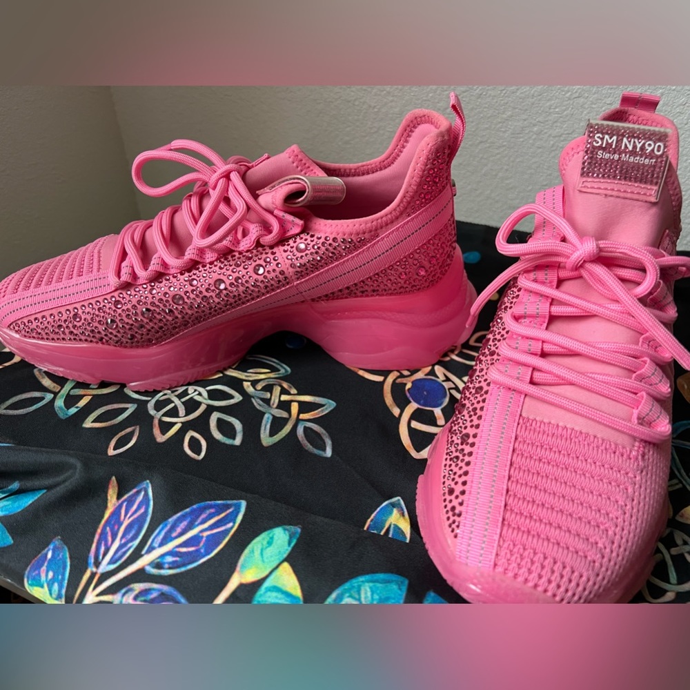 Steve Madden NY90 Pink Shoes size 11M